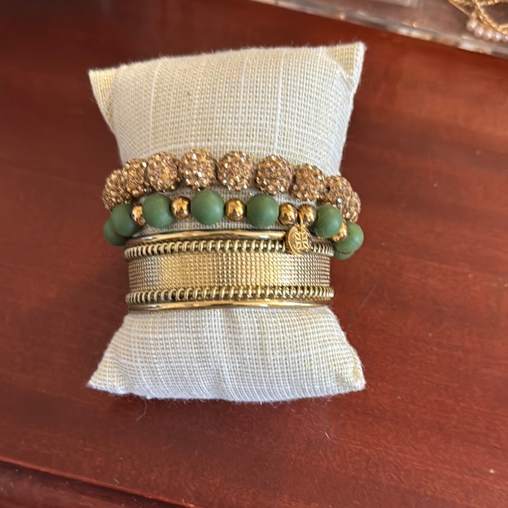 Elegant Gold and Green Bracelet Set